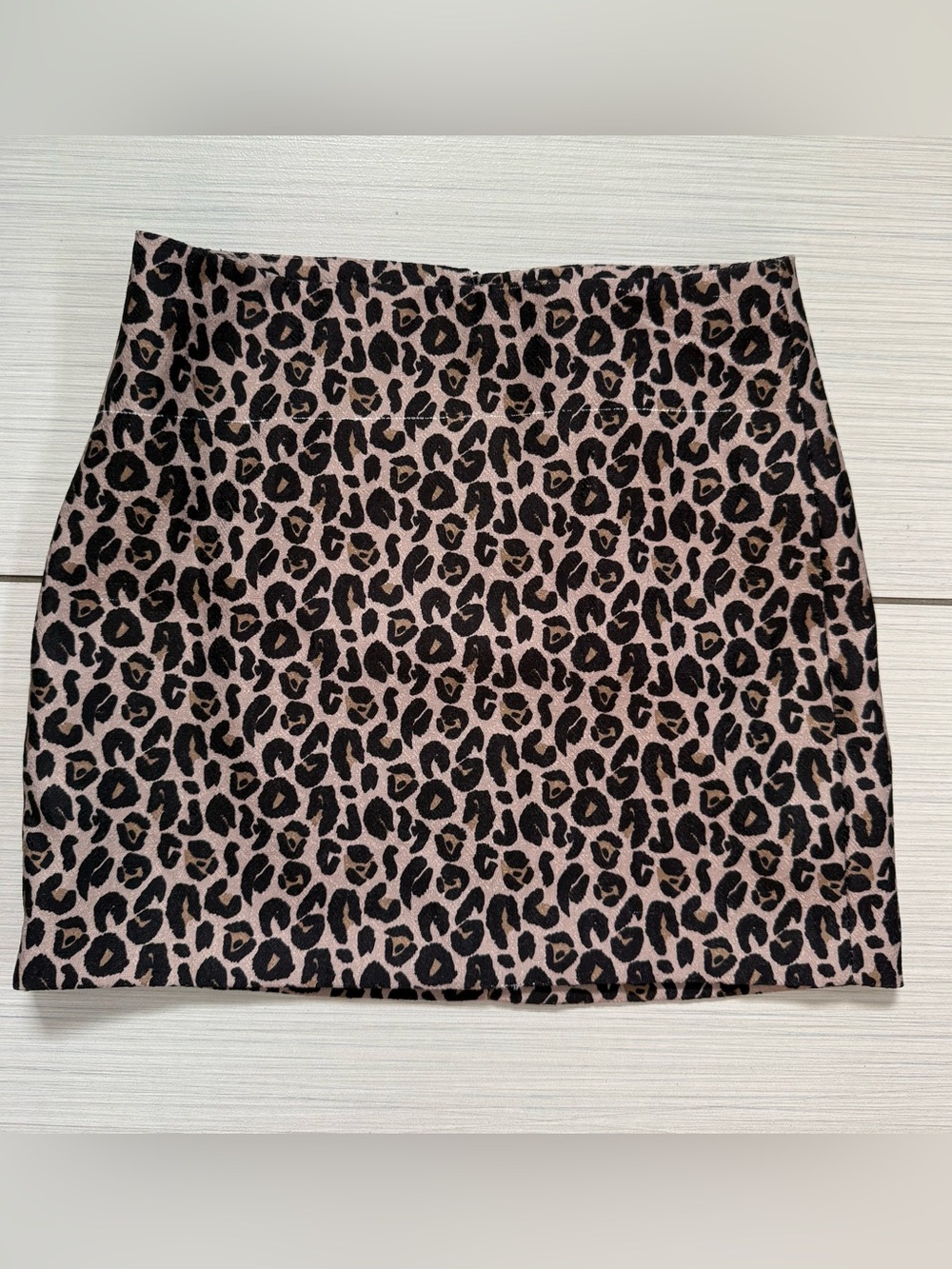 H& M Tan and Black Leopard Print Mini Skirt Size 4